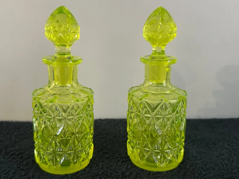 Outlet Pamono Ouraline Perfume Bottles from Baccarat, 19th Century, Set of 2