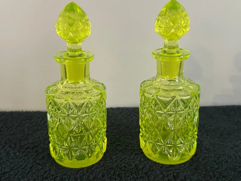Outlet Pamono Ouraline Perfume Bottles from Baccarat, 19th Century, Set of 2