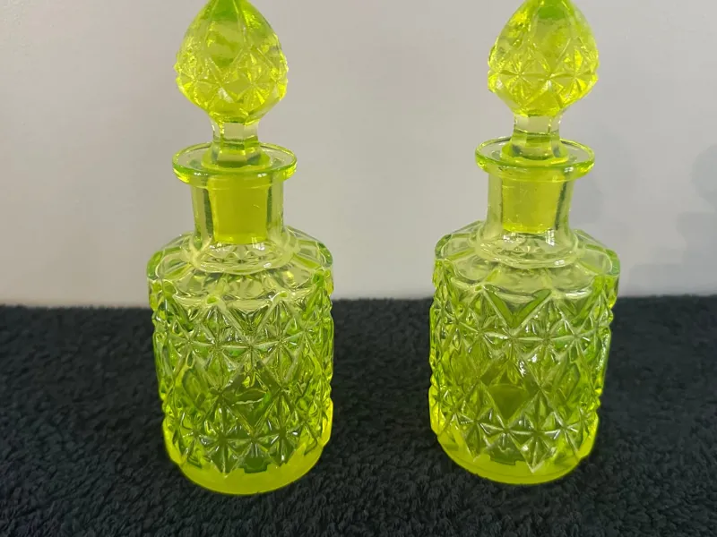 Outlet Pamono Ouraline Perfume Bottles from Baccarat, 19th Century, Set of 2