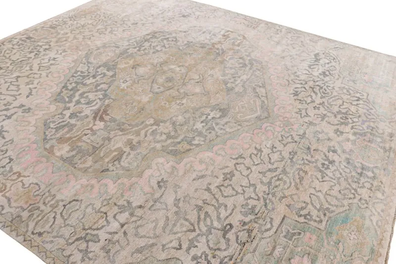 Pamono Oushak Style Rug with Polychromatic Patterns from R&K Principal Jahanshah Nazmiyal> Carpets & Textiles|Carpets & Textiles