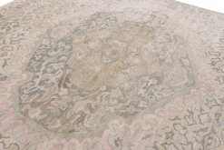 Pamono Oushak Style Rug with Polychromatic Patterns from R&K Principal Jahanshah Nazmiyal><noscript><img width=