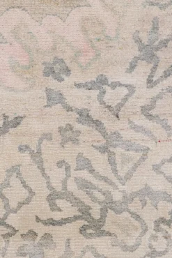 Pamono Oushak Style Rug with Polychromatic Patterns from R&K Principal Jahanshah Nazmiyal><noscript><img width=