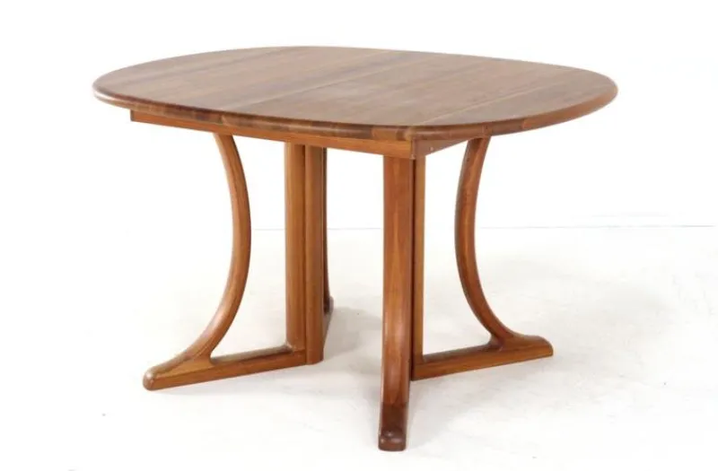 Outlet Pamono Oval Extendable Varde Dining Table