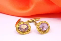 Pamono Oval-Shaped Gold Cufflinks with Reliefs and Amethysts, Set of 2> Cufflinks