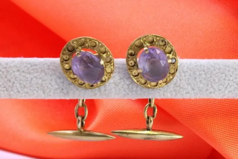 Pamono Oval-Shaped Gold Cufflinks with Reliefs and Amethysts, Set of 2> Cufflinks