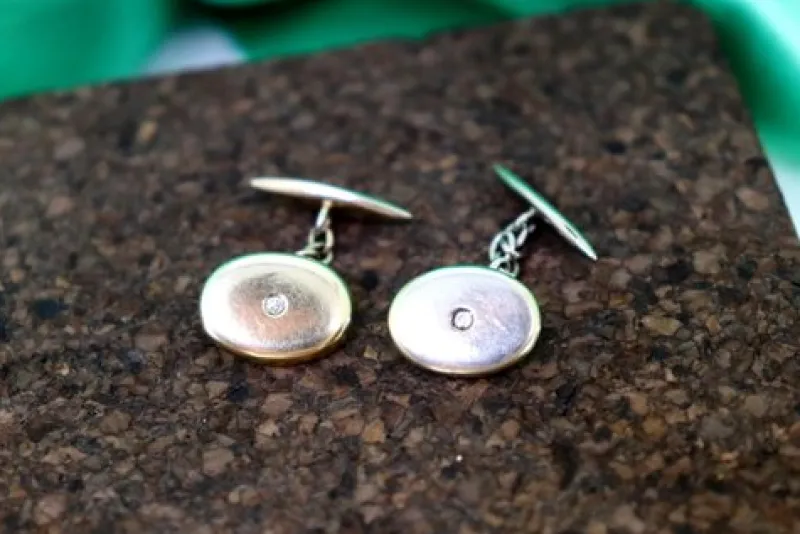 Pamono Oval-Shaped White Gold Cufflinks with Two Brilliant-Cut Diamonds, Set of 2> Cufflinks