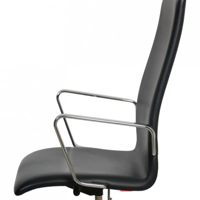 Pamono Oxford Chair in Black Essential Leather by Arne Jacobsen, 2000s> Office Chairs