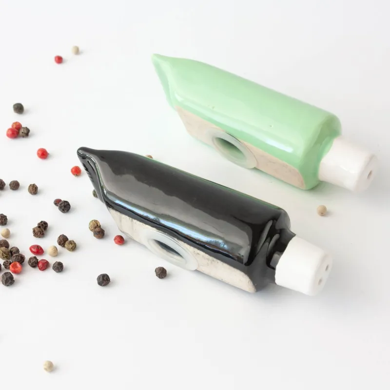 Pamono Paint Tubes Salt and Pepper Shakers, 1970s, Set of 2> Salt & Pepper Shakers