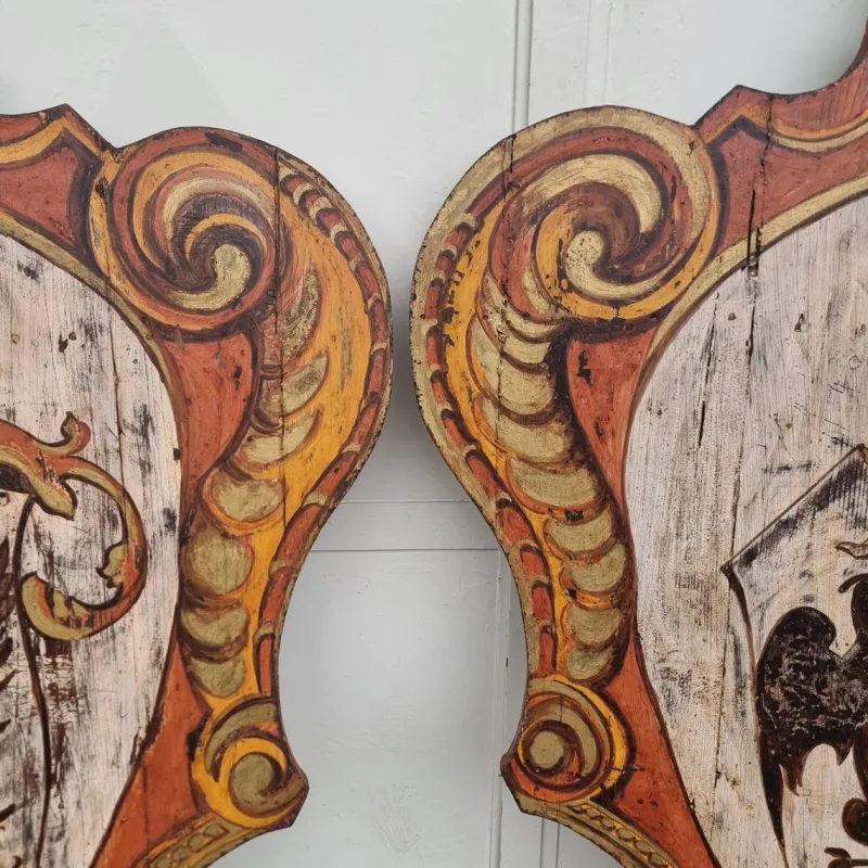 Pamono Painted Wooden Noble Shields, 1920s, Set of 2> Wall Decor