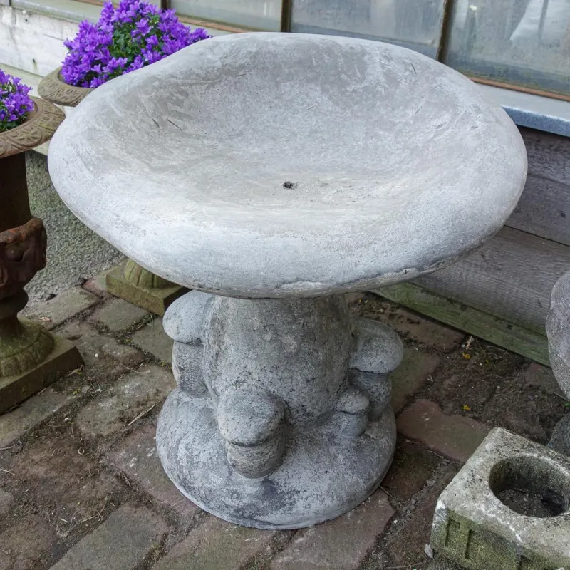Pamono Patinated Gray Concrete Mushrooms Chairs> Garden Accessories