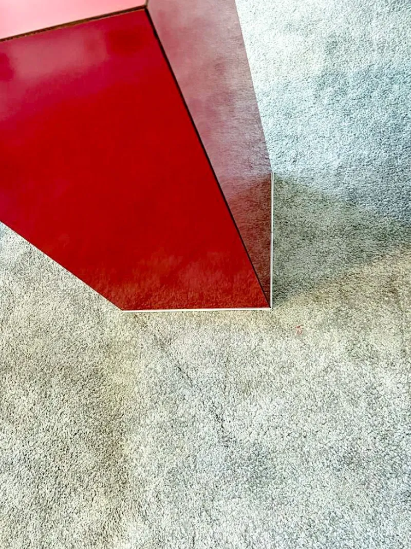 Hot Pamono Pedestal in Bordeaux Formica, Italy, 1970
