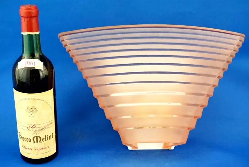 Hot Pamono Pergamo Wall Lamp in Pink Satin Glass by Angelo Mangiarotti for Artemide, Italy, 1950s