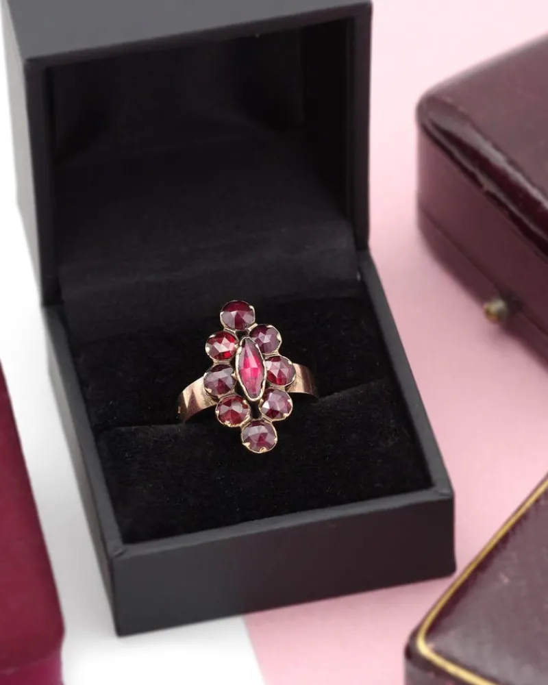 Pamono Perpignan Garnet Marquise Ring> Rings