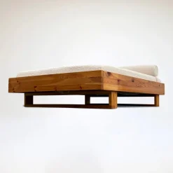 Pamono Pine and Bouclé Daybed by Ate Van Apeldoorn for Houtwerk Hattem, 1970s><noscript><img width=