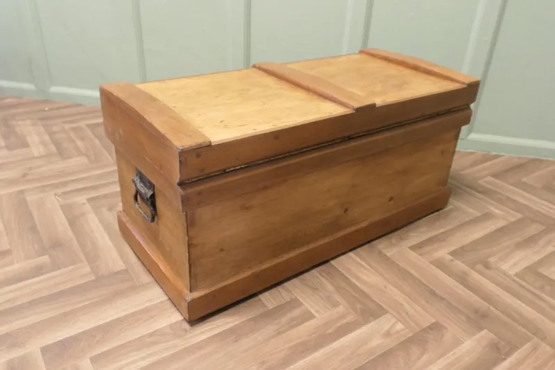 New Pamono Pine Carpenters Tool Chest Apprentice Piece This Is a Strong Good Quality Box, 1920