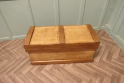 New Pamono Pine Carpenters Tool Chest Apprentice Piece This Is a Strong Good Quality Box, 1920