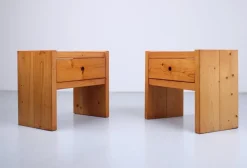 Pamono Pinewood Nightstands from Charlotte Perriand, 1970s, Set of 2> Nightstands