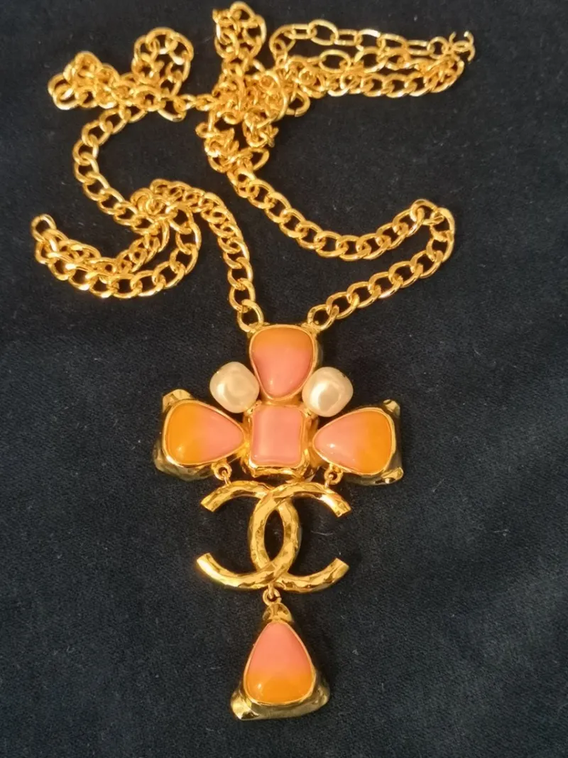 Pamono Pink and Gold Chanel Necklace Pendant from Chanel> Necklaces