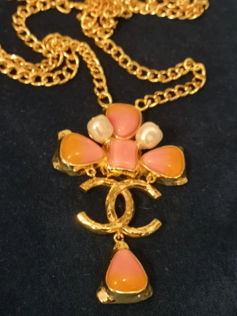 Pamono Pink and Gold Chanel Necklace Pendant from Chanel> Necklaces