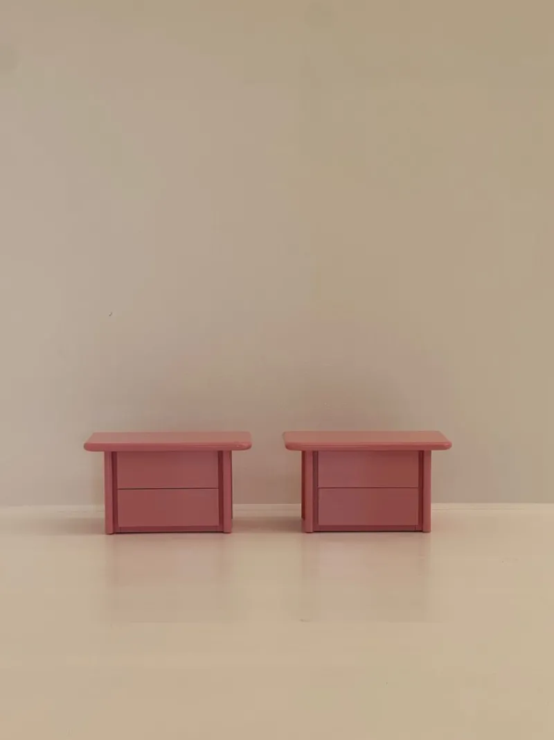 Pamono Pink Lacquered Wooden Bedside Tables, 1980s, Set of 2> Nightstands