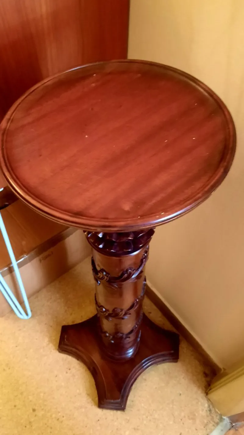 Pamono Plant Column Stand in Mahogany, 1930s> Planters And Jardiniere