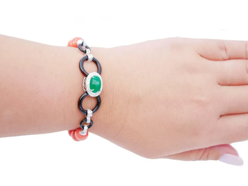 Pamono Platinum and White Gold Bracelet with Coral and Emerald> Bracelets