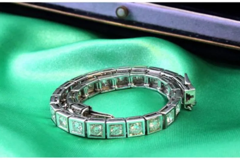 Pamono Platinum Rivière Bracelet with Calibrated Synthetic Rubies and Ring> Bracelets