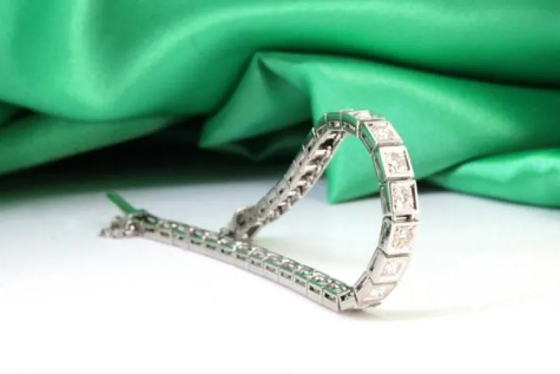 Pamono Platinum Rivière Bracelet with Calibrated Synthetic Rubies and Ring> Bracelets