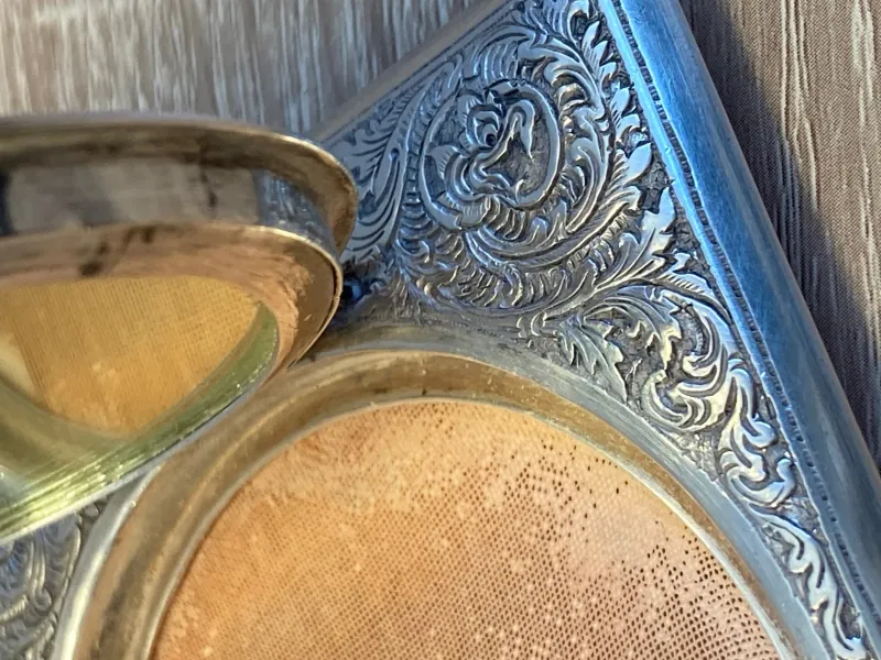 Pamono Pocket Powder Compact in Sterling Silver, 1890s> Brooches