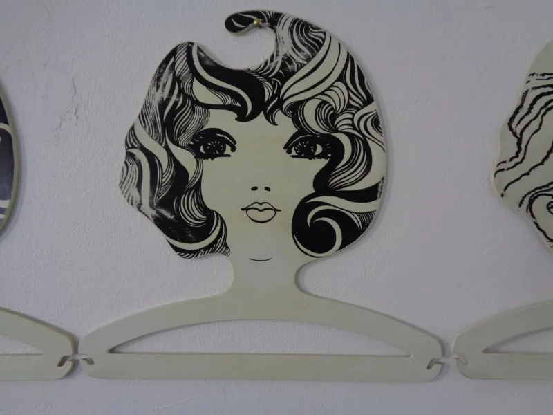 Pamono Pop Art Plastic Coat Hangers, 1960s, Set of 5> Racks, Hooks & Valets