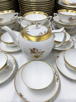 Pamono Porcelain Dinner Service from Royal Copenhagen, Denmark, 1961, Set of 110> Dinner Plates & Bowls