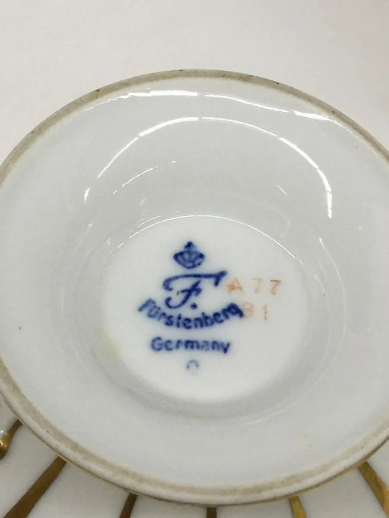 Sale Pamono Porcelain Grecque Coffee & Sugar Box from Fürstenberg, Athena, Set of 2