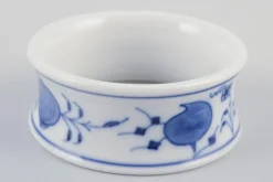 Pamono Porcelain Napkin Rings with Blue Onion Pattern from Meissen, Germany, Set of 6><noscript><img width=