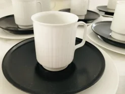 Hot Pamono Porcelain Noire Mocha Service by Tapio Wirkkala for Rosenthal, 20th Century, Set of 22