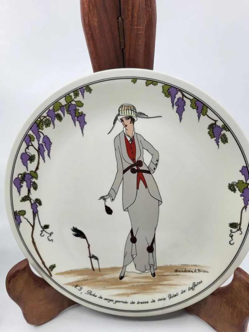 Pamono Porcelain Plates with Art Deco Decor from Villeroy & Boch, 1980s, Set of 4> Dinner Plates & Bowls