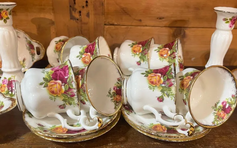 Pamono Porcelain Set by Royal Albert, 1960s, Set of 36> Coffee & Tea Service