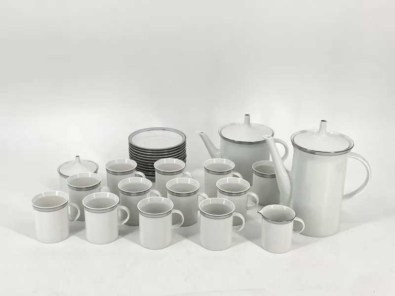 Pamono Porcelain Tableware Service Friedrichstrasse 4042 with Platinum Rim by Hans Theo Baumann for Rosenthal, Germany, 1970, Set of 40> Coffee & Tea Service