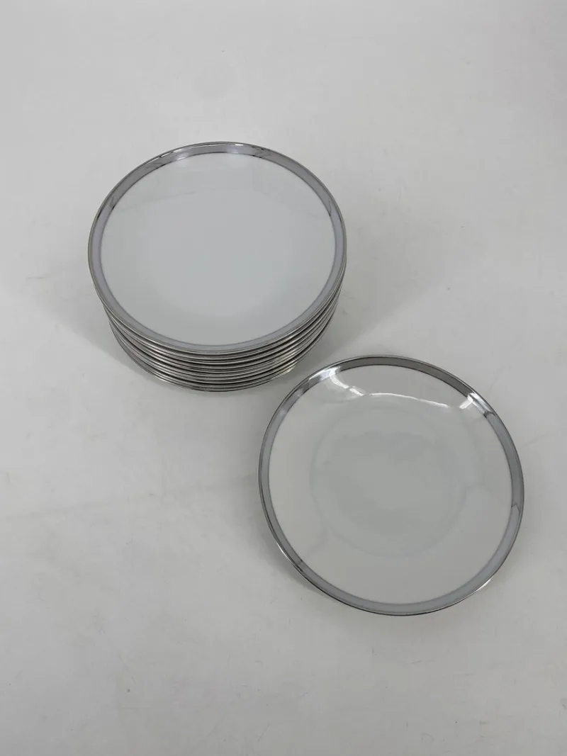 Pamono Porcelain Tableware Service Friedrichstrasse 4042 with Platinum Rim by Hans Theo Baumann for Rosenthal, Germany, 1970, Set of 40> Coffee & Tea Service