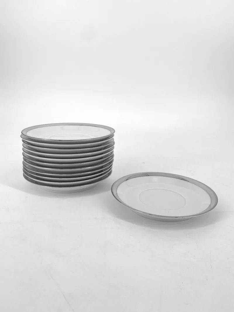 Pamono Porcelain Tableware Service Friedrichstrasse 4042 with Platinum Rim by Hans Theo Baumann for Rosenthal, Germany, 1970, Set of 40> Coffee & Tea Service
