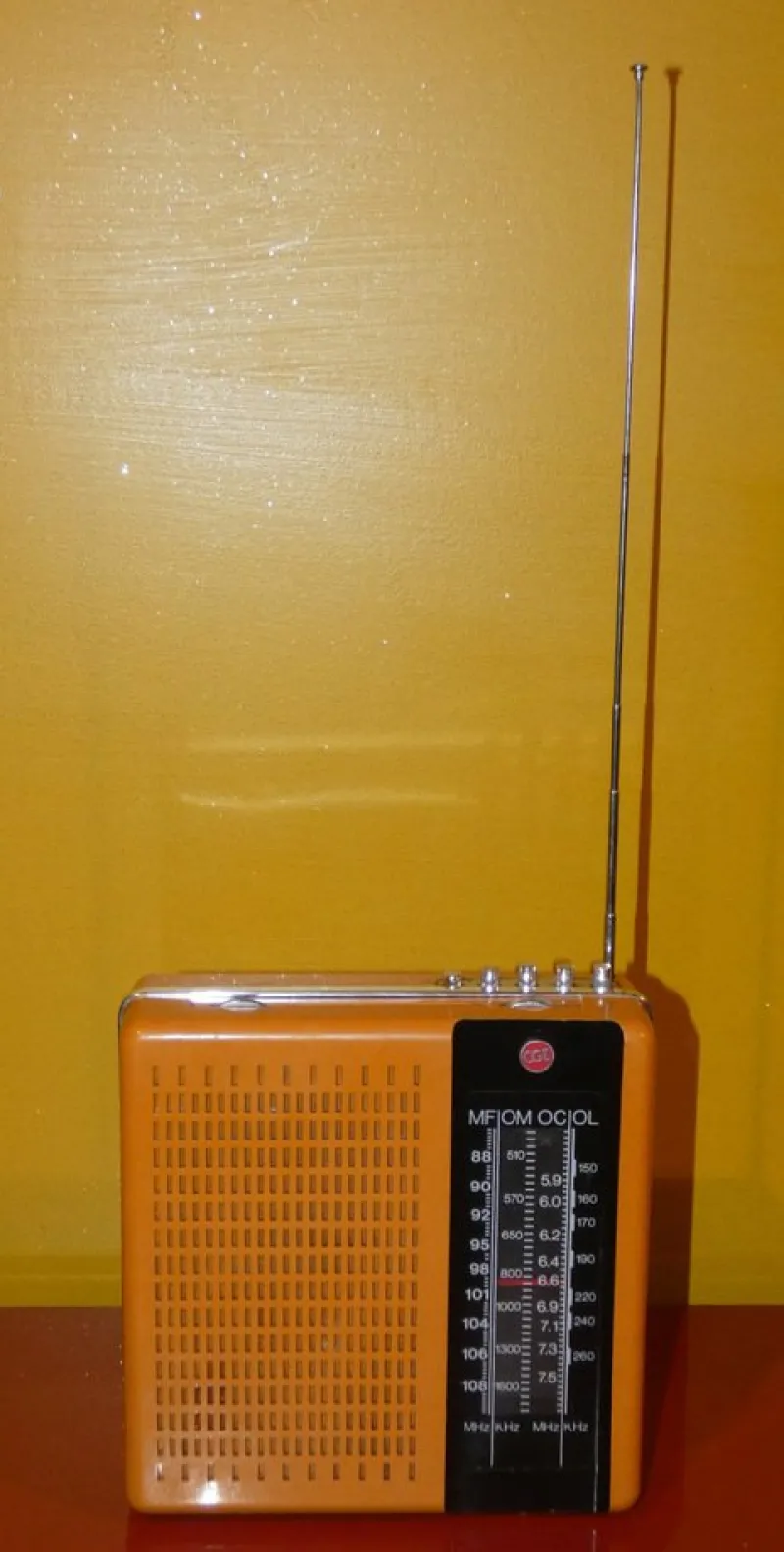 Online Pamono Portable Radio from CGE, Italy, 1970s