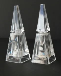 Pamono Postmodern Acrylic Salt & Pepper Mill by Wayne Husted for Blenko Grainware Co. Pyramid, 1980s, Set of 2> Salt & Pepper Shakers