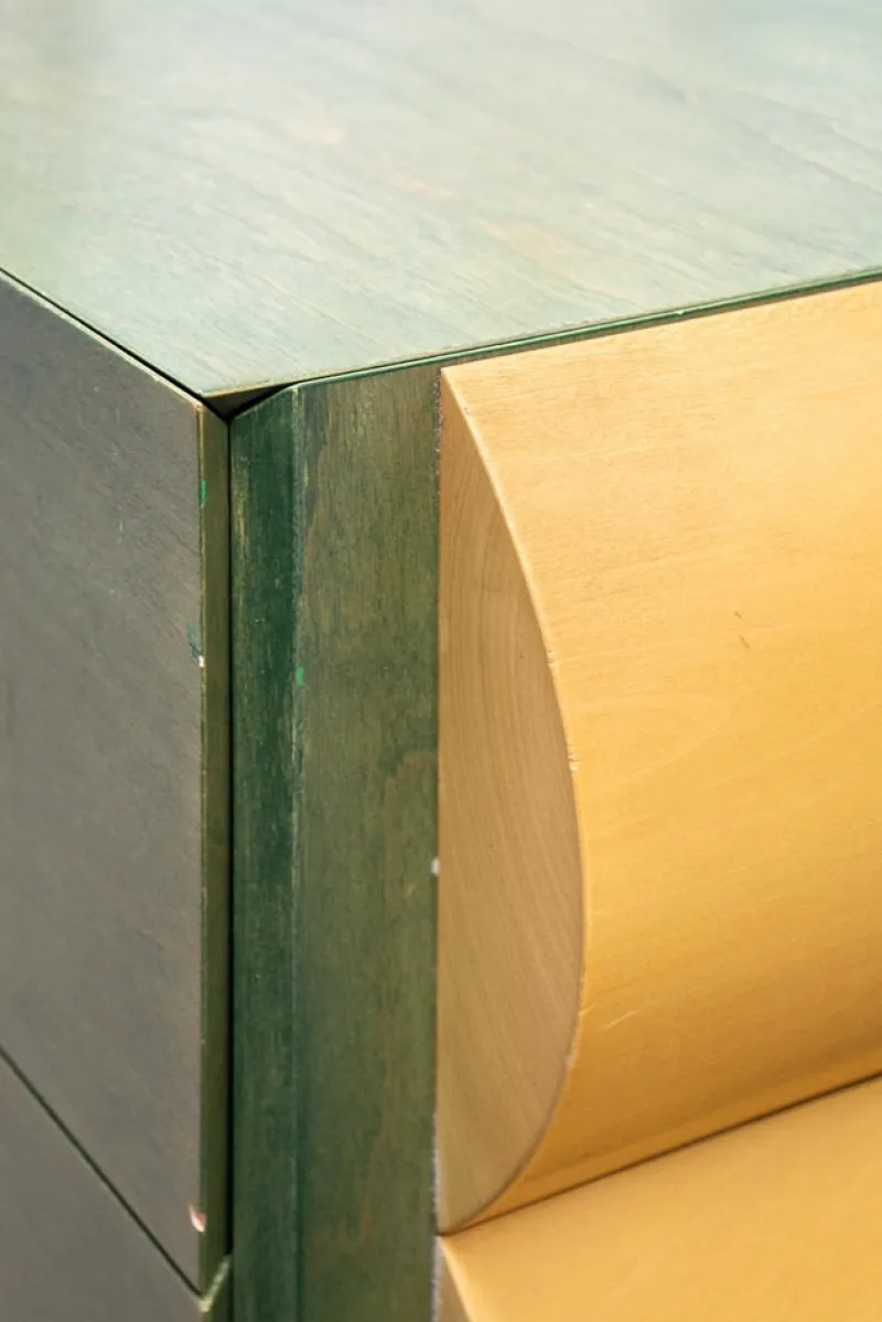 Pamono Postmodern Architectural Chest of Drawers in Natural Wood and Aniline-Stained Wood, 1980s> Dressers, Commodes & Chests