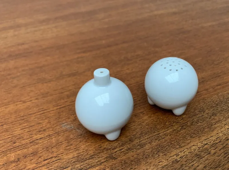 Sale Pamono Postmodern German Ceramic Fantasia Series Salt and Pepper Shaker by Matteo Thun for Arzberg, 1980s, Set of 2