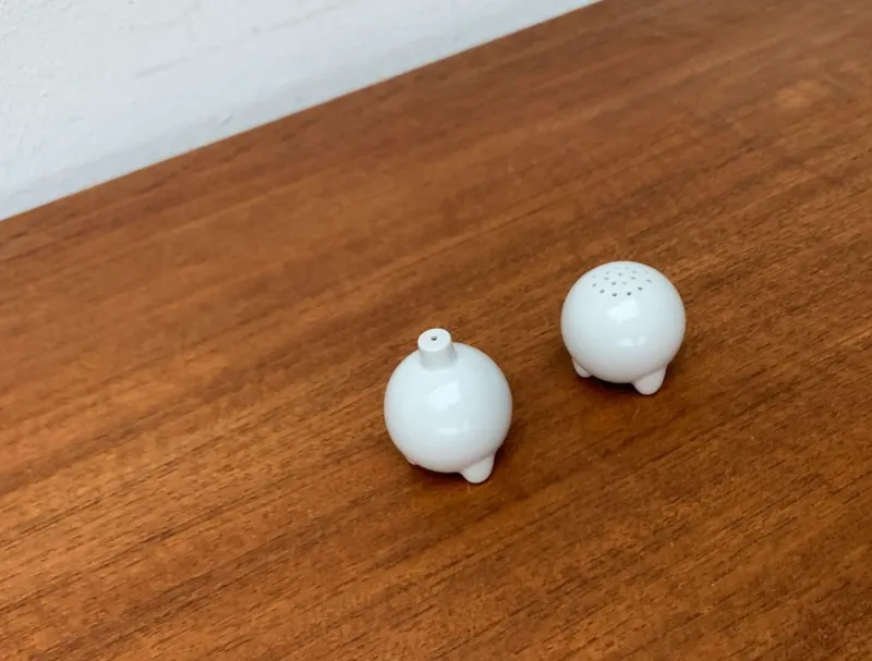 Sale Pamono Postmodern German Ceramic Fantasia Series Salt and Pepper Shaker by Matteo Thun for Arzberg, 1980s, Set of 2