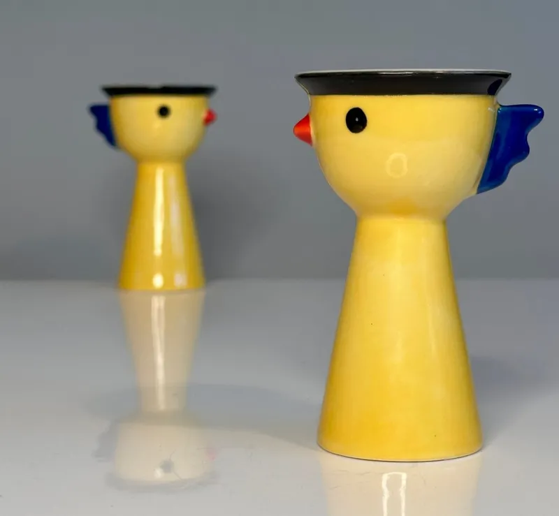 Pamono Postmodern Handcrafted Ceramic Chicken Egg Cups from Ikea, Sweden, 1980s, Set of 2> Coffee & Tea Service