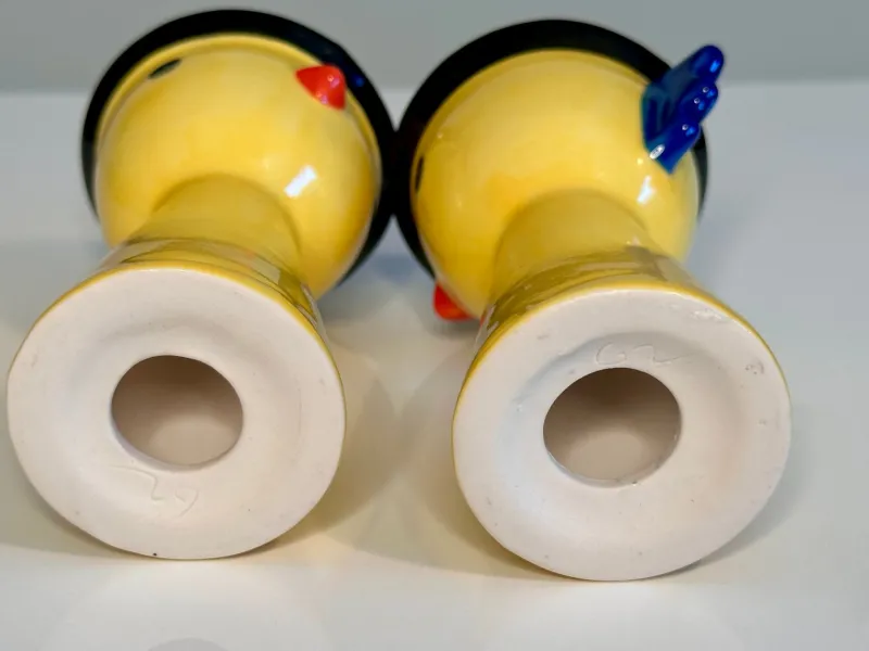 Pamono Postmodern Handcrafted Ceramic Chicken Egg Cups from Ikea, Sweden, 1980s, Set of 2> Coffee & Tea Service