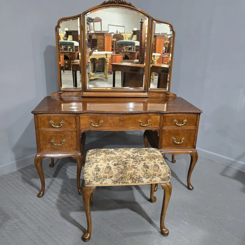 Discount Pamono Queen Anne Burr Walnut Dressing Table, 1920