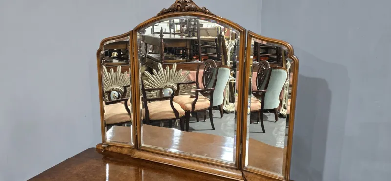 Discount Pamono Queen Anne Burr Walnut Dressing Table, 1920