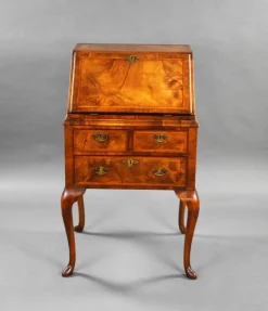 Best Pamono Queen Anne Walnut Bureau, 1930s