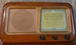 Pamono Radio 2105 in Bakelite and Briarwood by CGE, 1940s><noscript><img width=